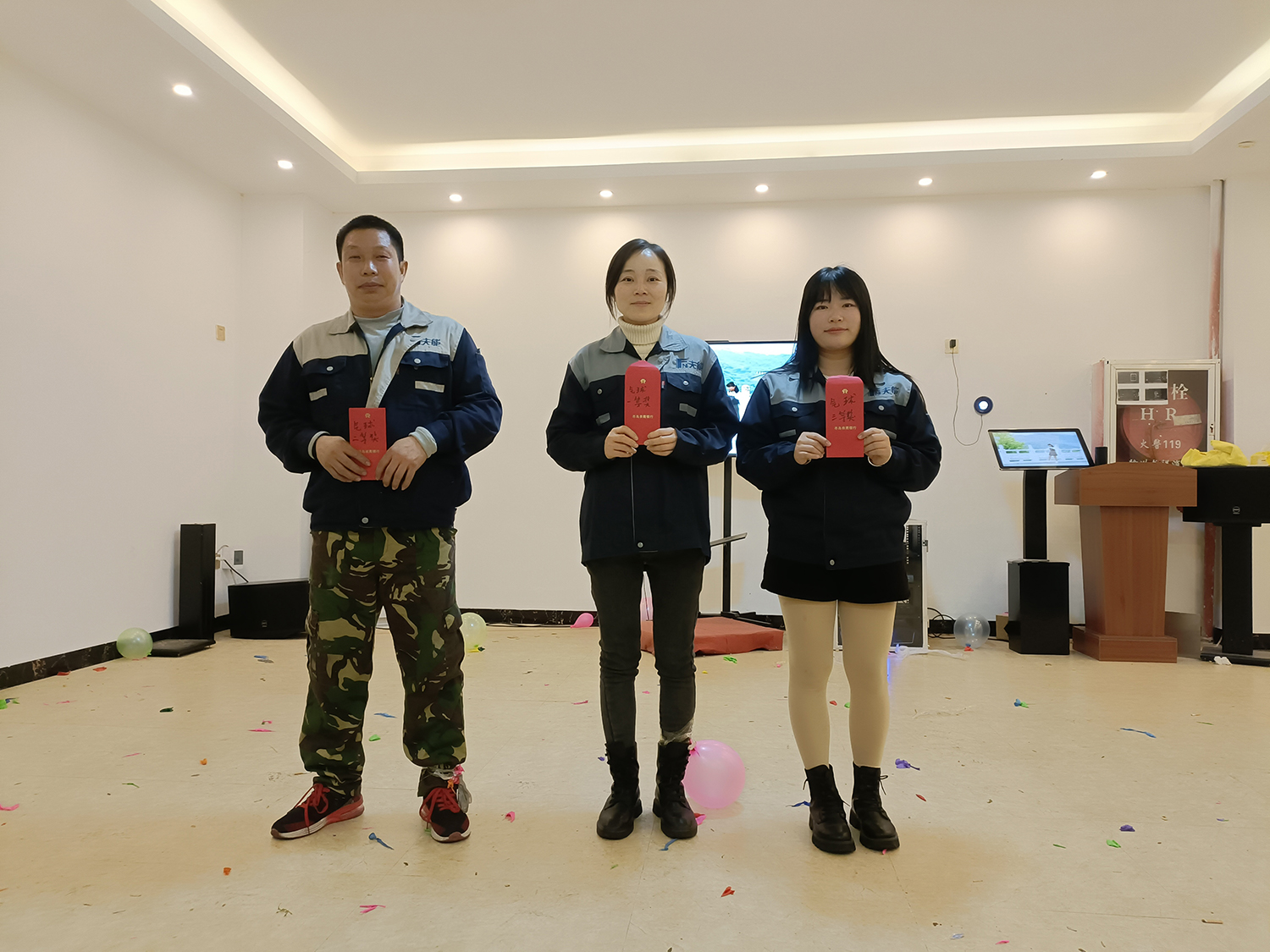 1-2201241JP9363.jpg